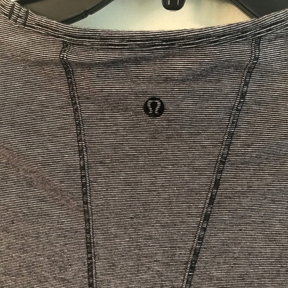 Lululemon thin athletic top - Picture 5 of 5